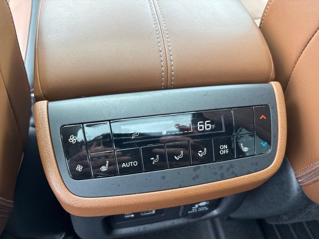 2023 Nissan Pathfinder Platinum 4WD