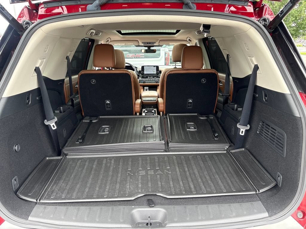 2023 Nissan Pathfinder Platinum 4WD