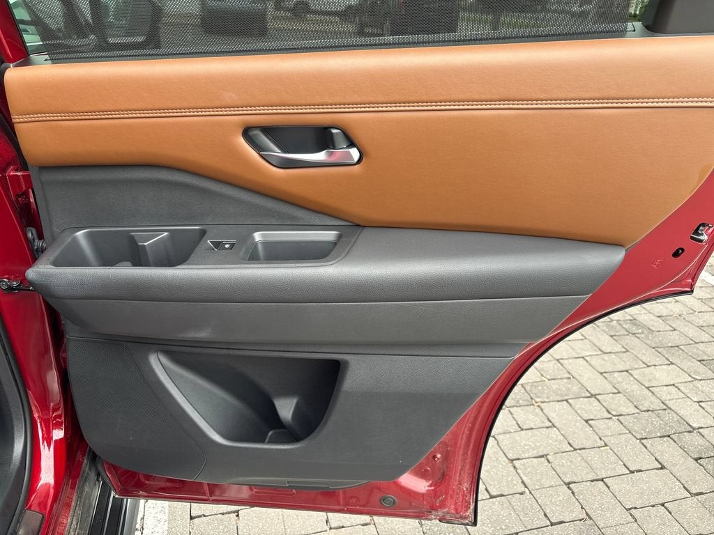 2023 Nissan Pathfinder Platinum 4WD