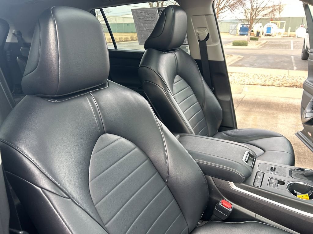 2022 Toyota Highlander Hybrid XLE