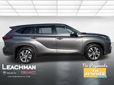 2022 Toyota Highlander Hybrid XLE