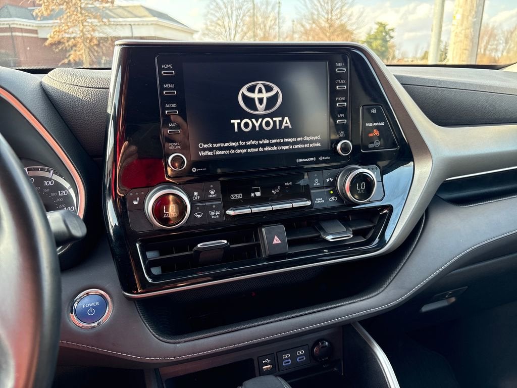 2022 Toyota Highlander Hybrid XLE