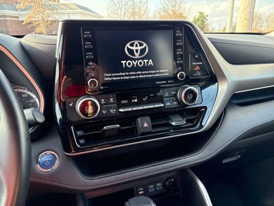 2022 Toyota Highlander Hybrid XLE