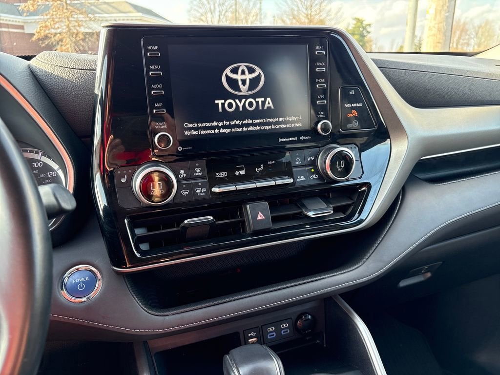 2022 Toyota Highlander Hybrid XLE