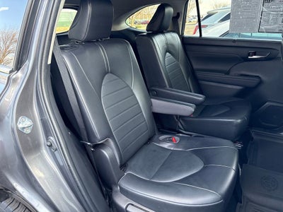 2022 Toyota Highlander Hybrid XLE