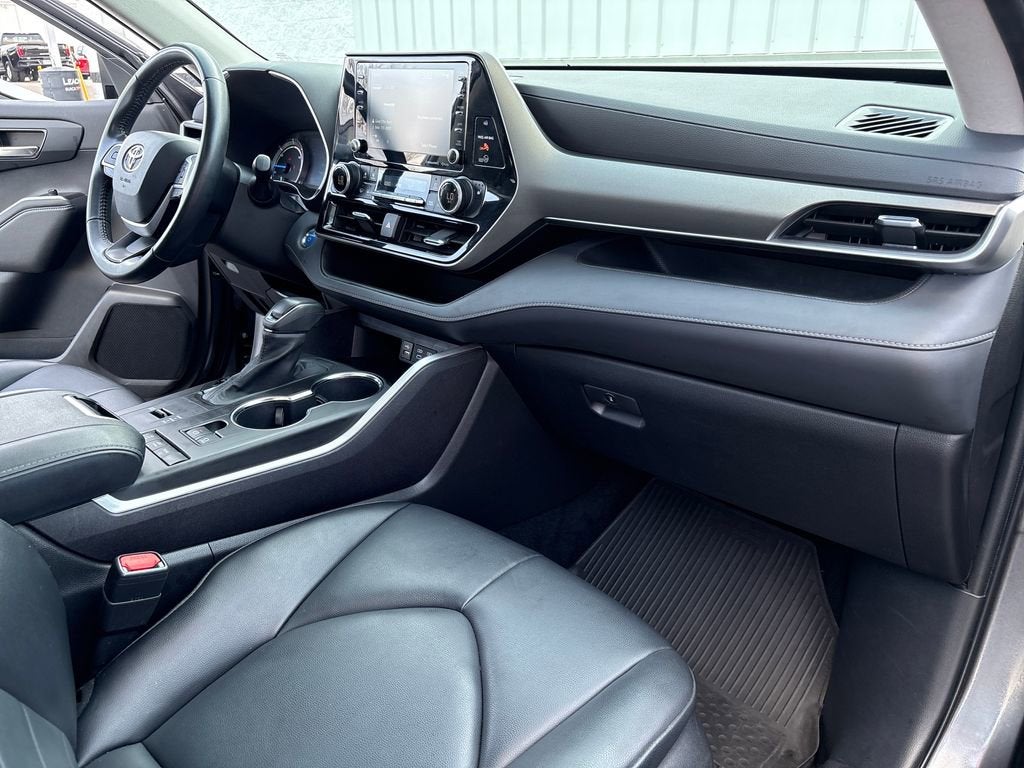 2022 Toyota Highlander Hybrid XLE