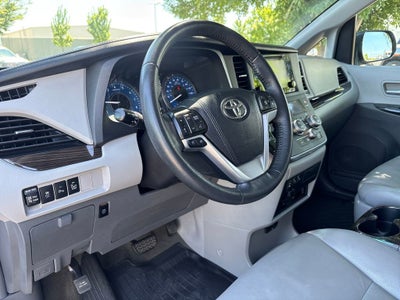 2017 Toyota Sienna Limited 7 Passenger