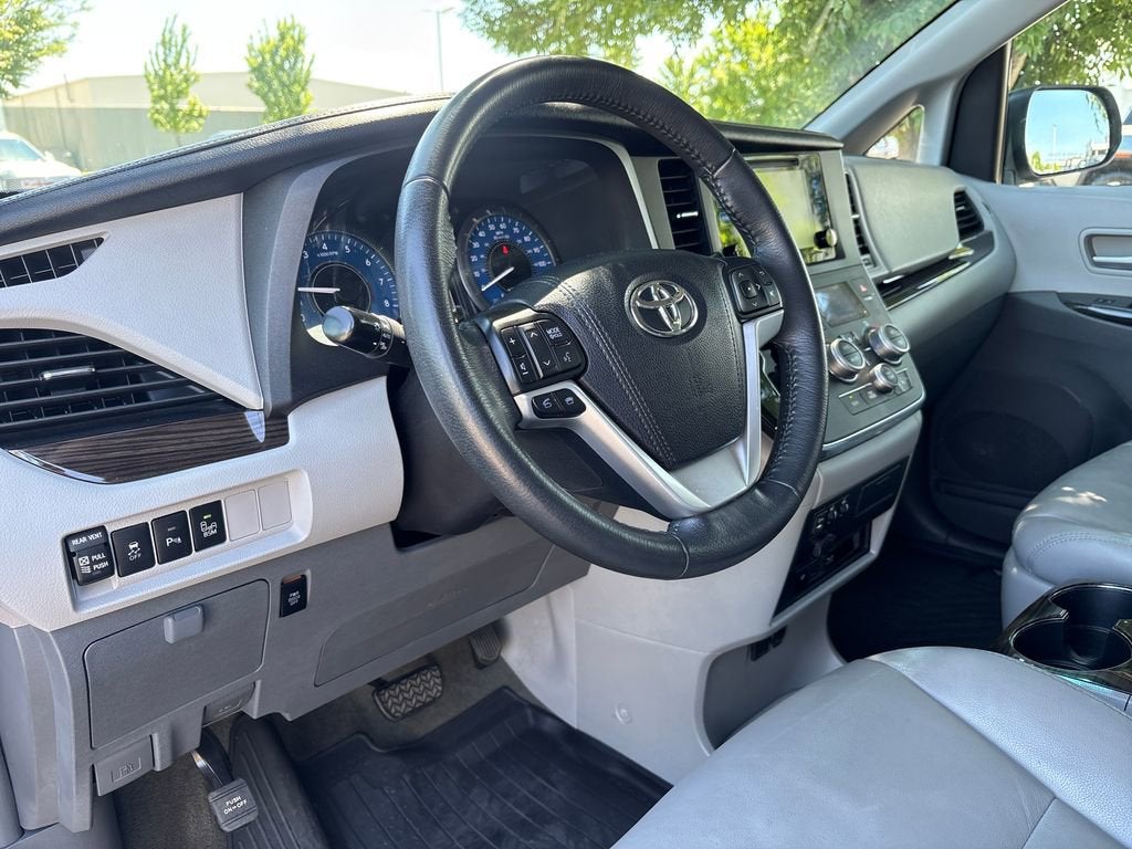 2017 Toyota Sienna Limited 7 Passenger