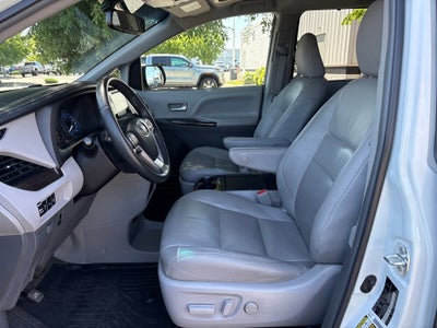 2017 Toyota Sienna Limited 7 Passenger