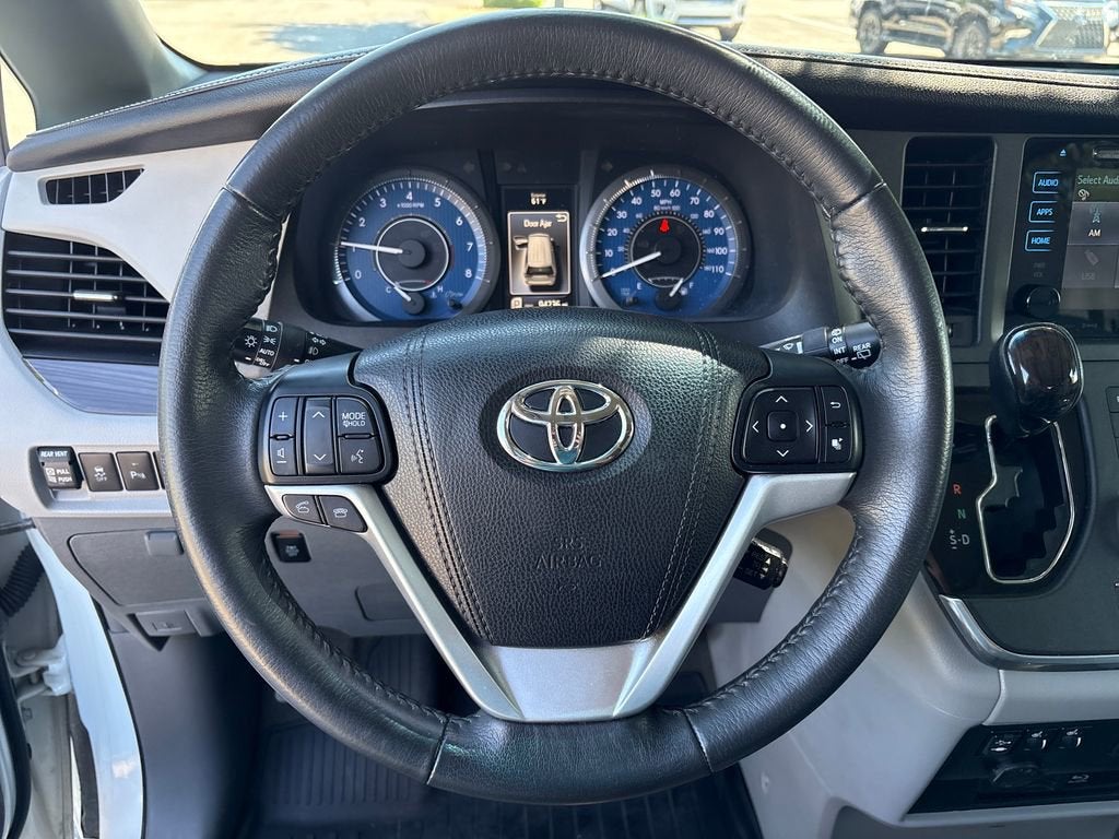 2017 Toyota Sienna Limited 7 Passenger