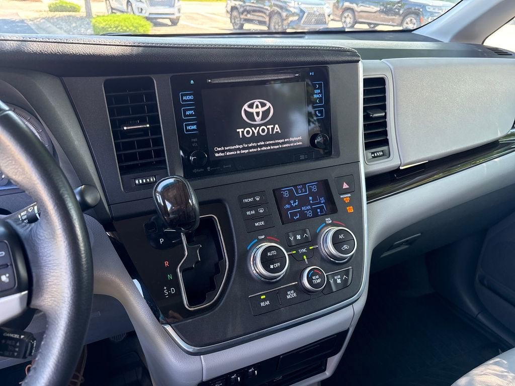 2017 Toyota Sienna Limited 7 Passenger