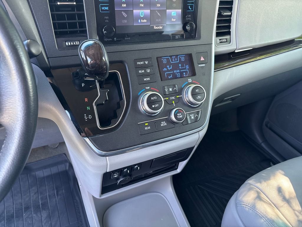 2017 Toyota Sienna Limited 7 Passenger
