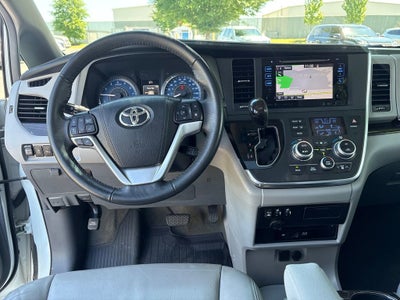 2017 Toyota Sienna Limited 7 Passenger