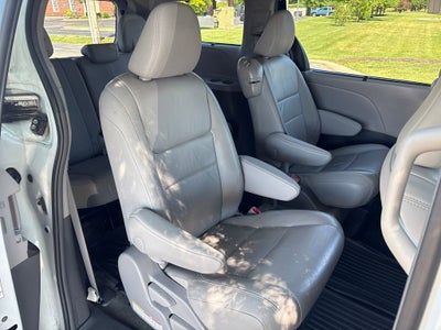 2017 Toyota Sienna Limited 7 Passenger