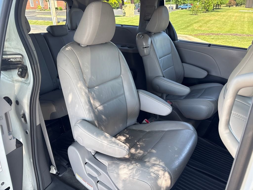 2017 Toyota Sienna Limited 7 Passenger