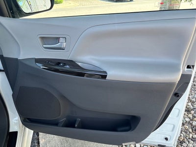 2017 Toyota Sienna Limited 7 Passenger