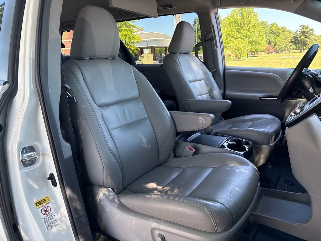 2017 Toyota Sienna Limited 7 Passenger