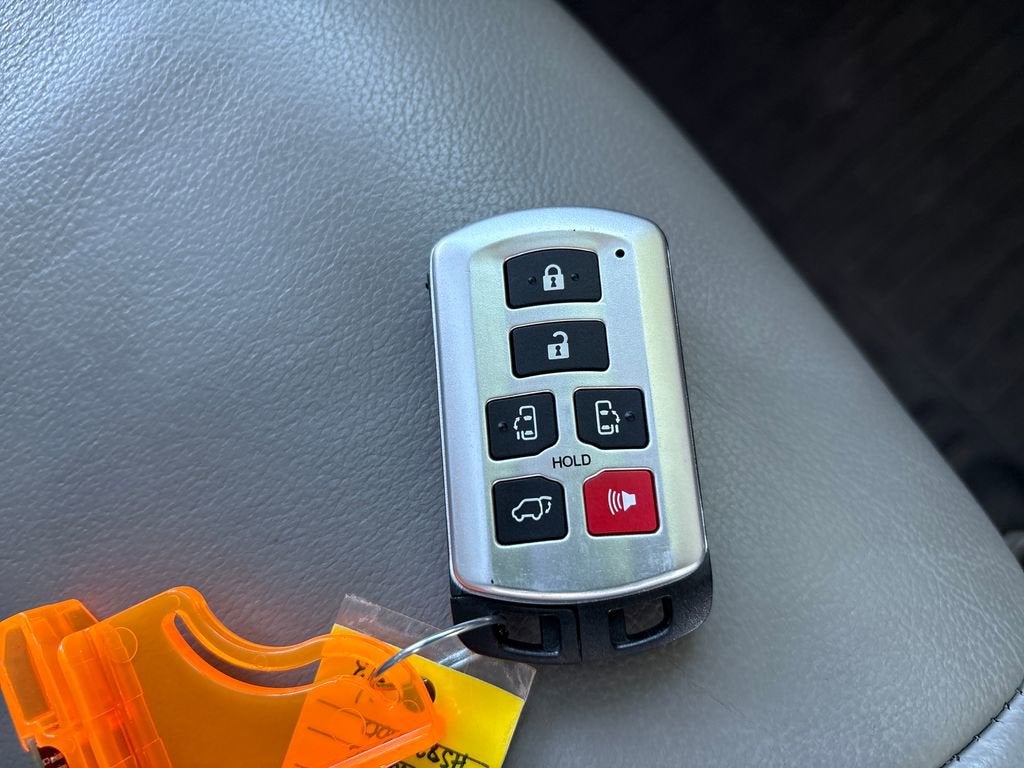 2017 Toyota Sienna Limited 7 Passenger