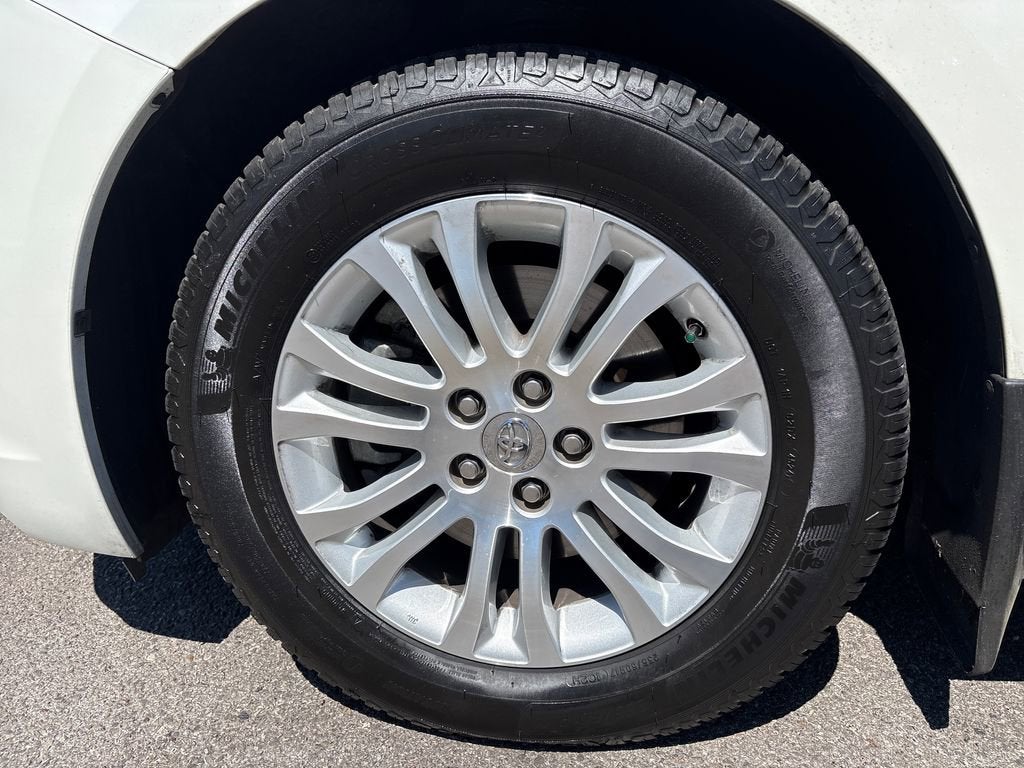 2017 Toyota Sienna Limited 7 Passenger