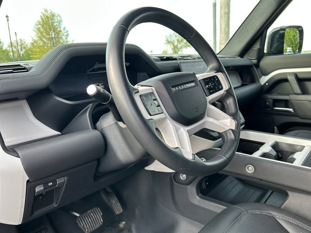 2025 Land Rover Defender S