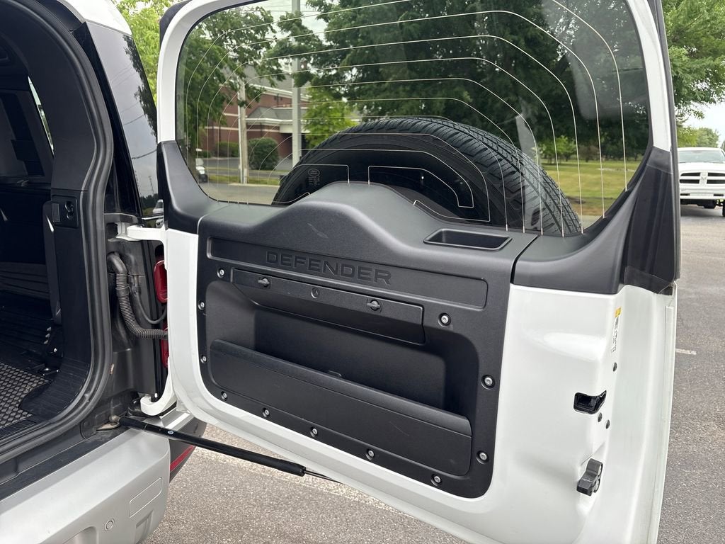 2025 Land Rover Defender S