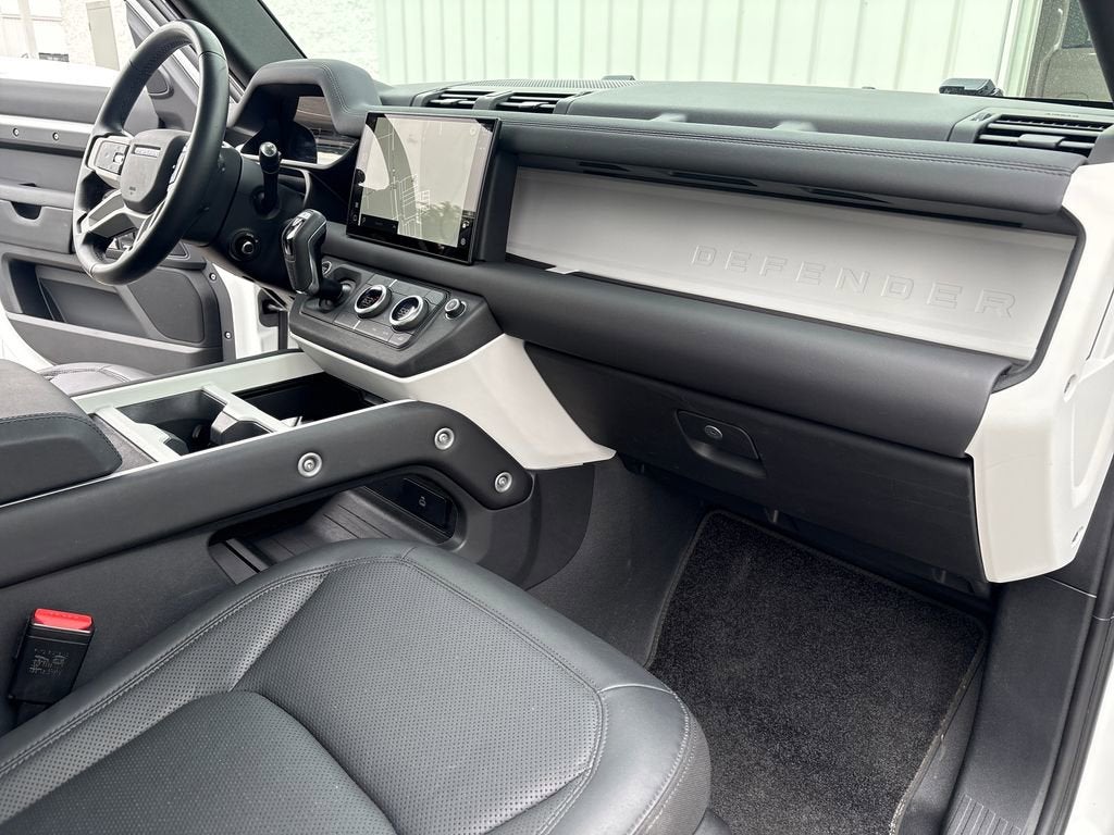 2025 Land Rover Defender S