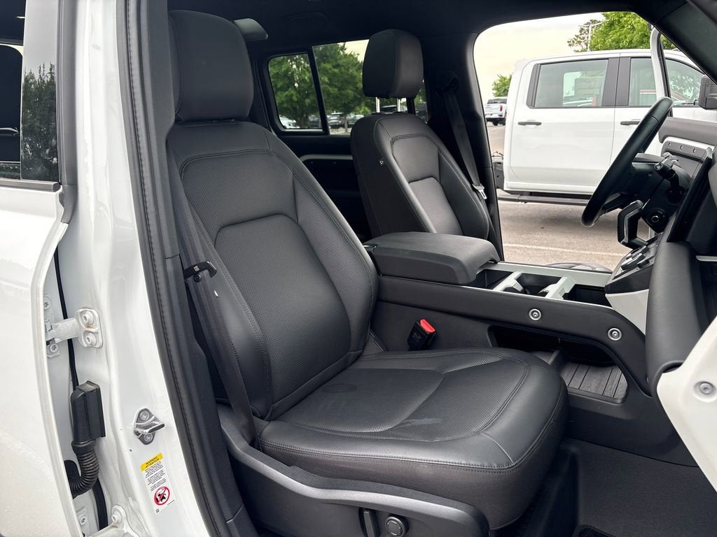 2025 Land Rover Defender S