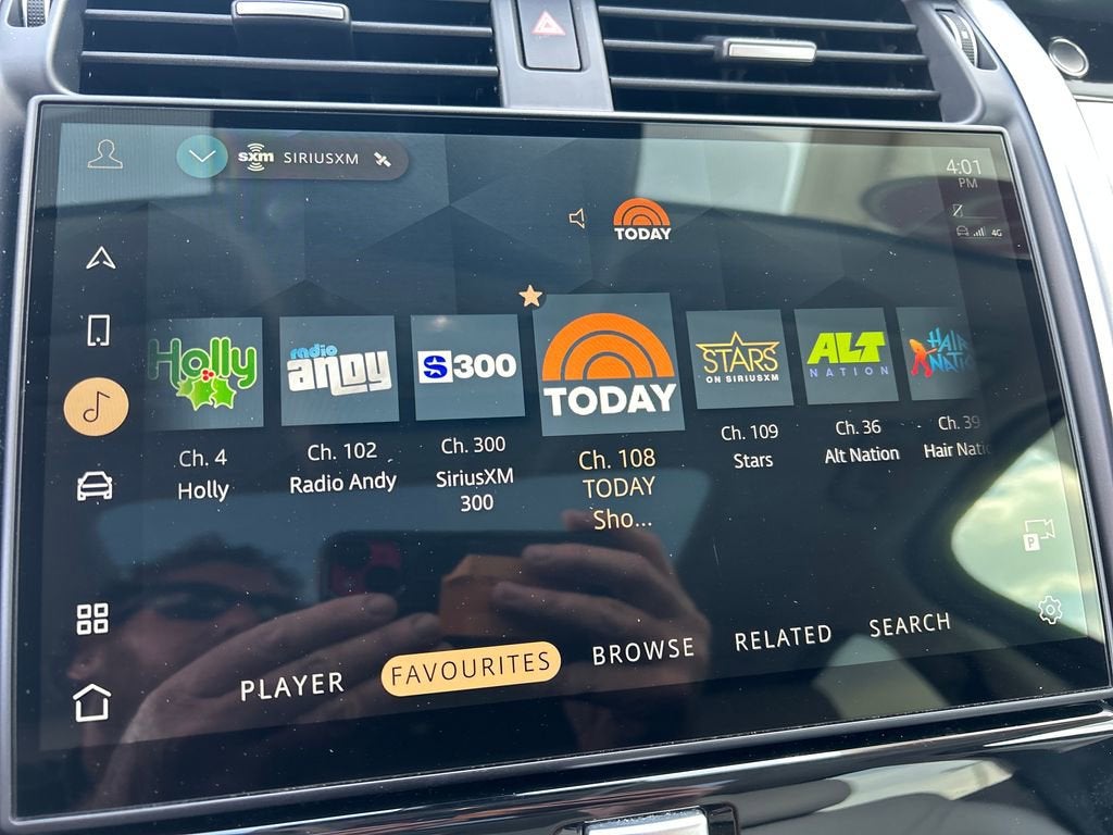 2025 Land Rover Discovery S