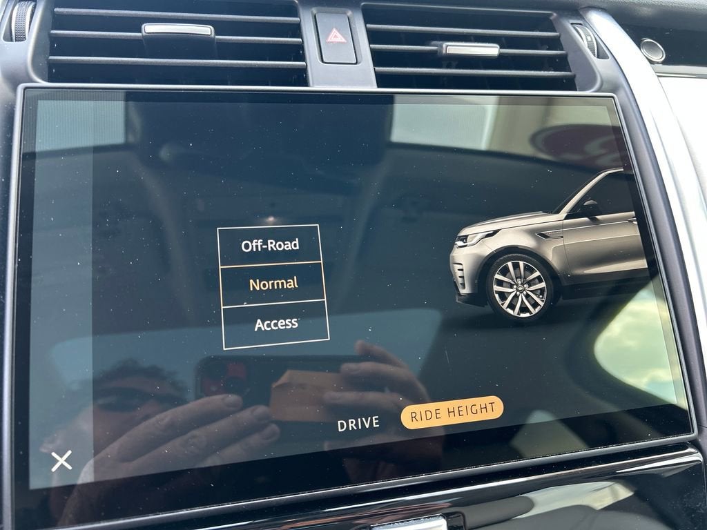 2025 Land Rover Discovery S