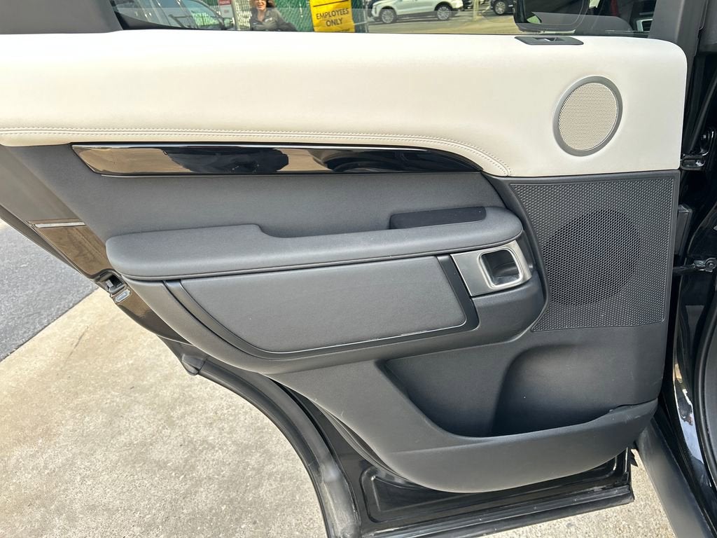 2025 Land Rover Discovery S