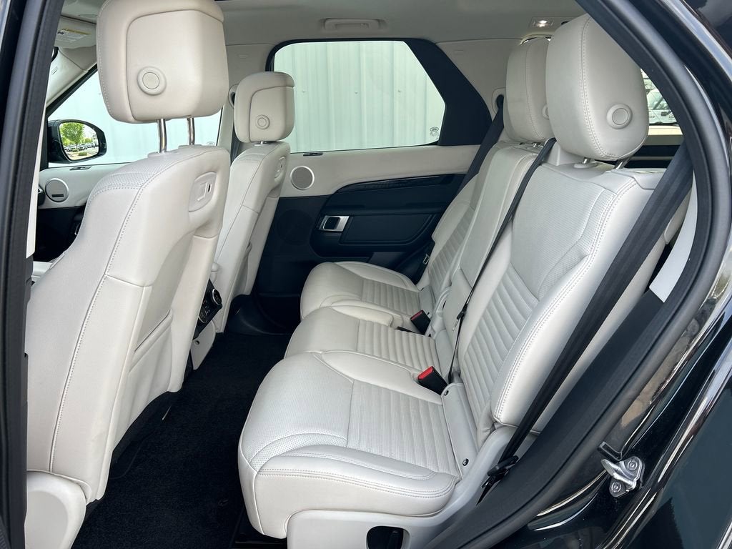 2025 Land Rover Discovery S