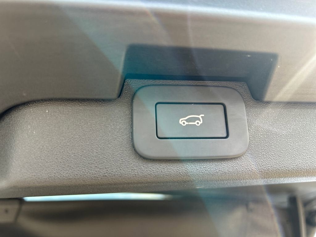 2025 Land Rover Discovery S