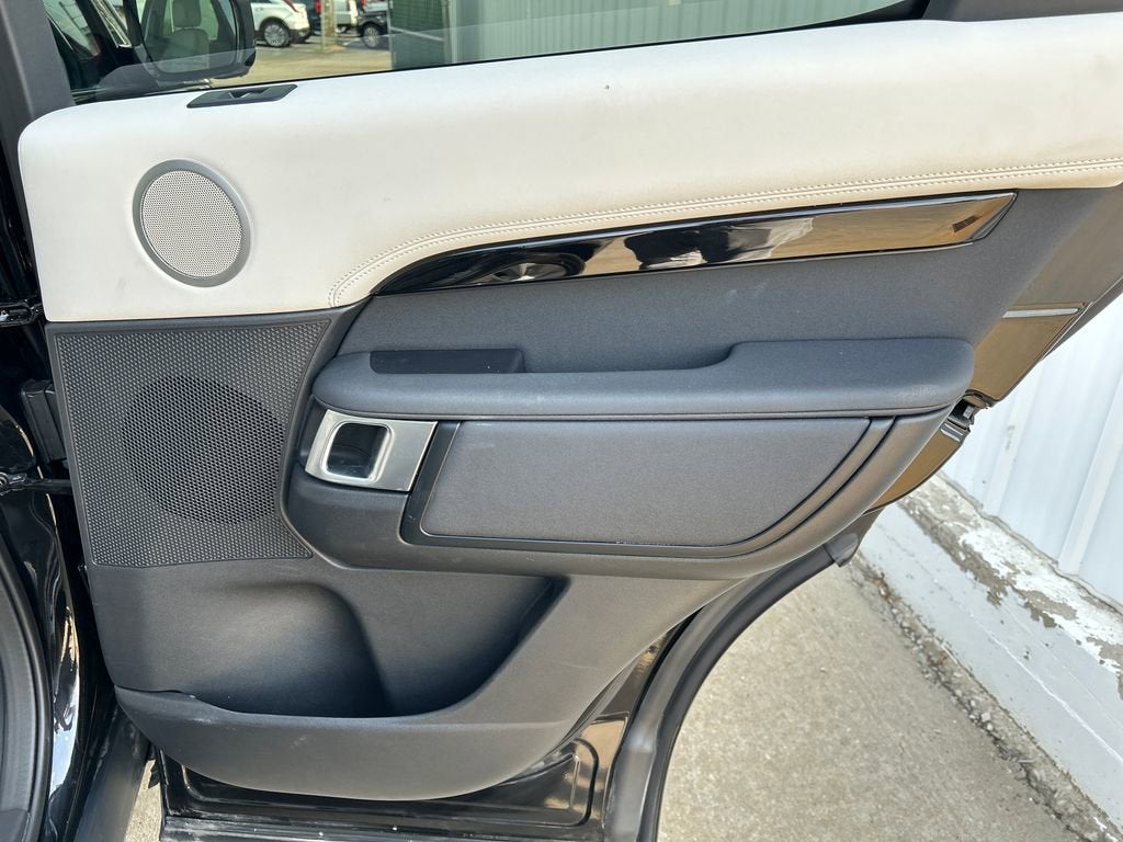 2025 Land Rover Discovery S