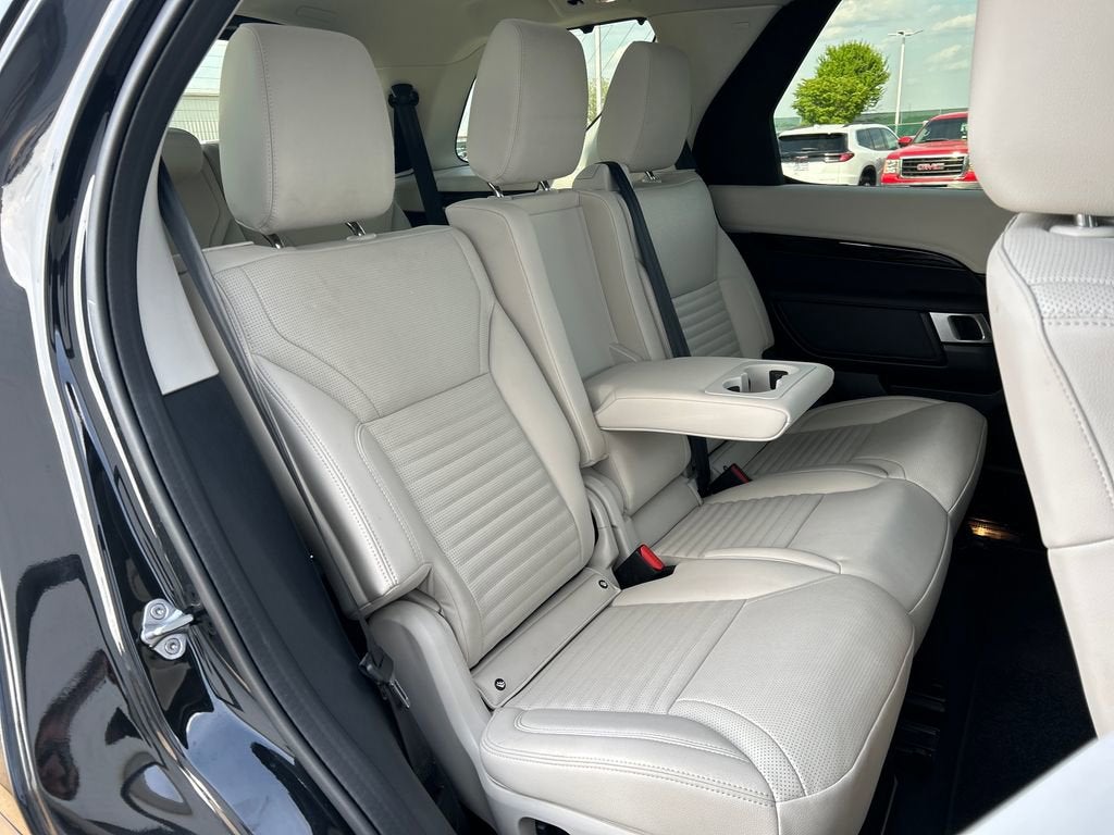 2025 Land Rover Discovery S