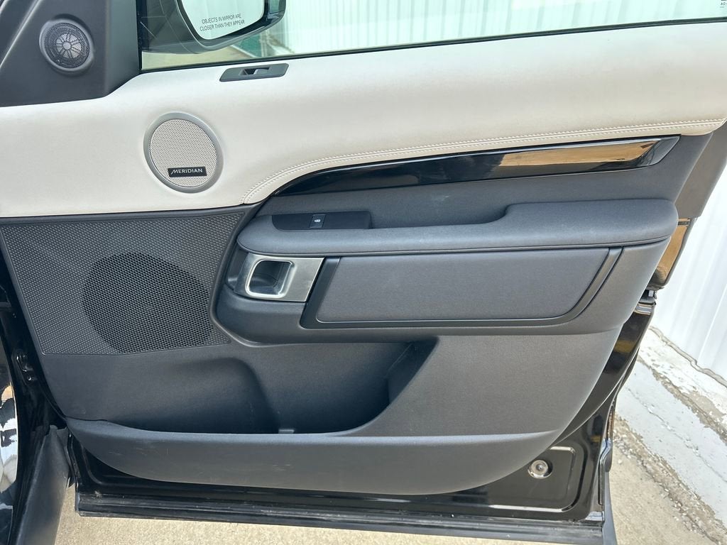 2025 Land Rover Discovery S