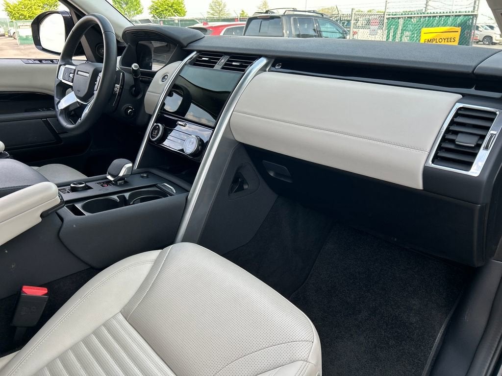 2025 Land Rover Discovery S