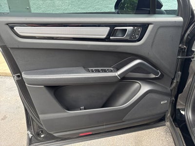 2023 Porsche Cayenne Platinum Edition
