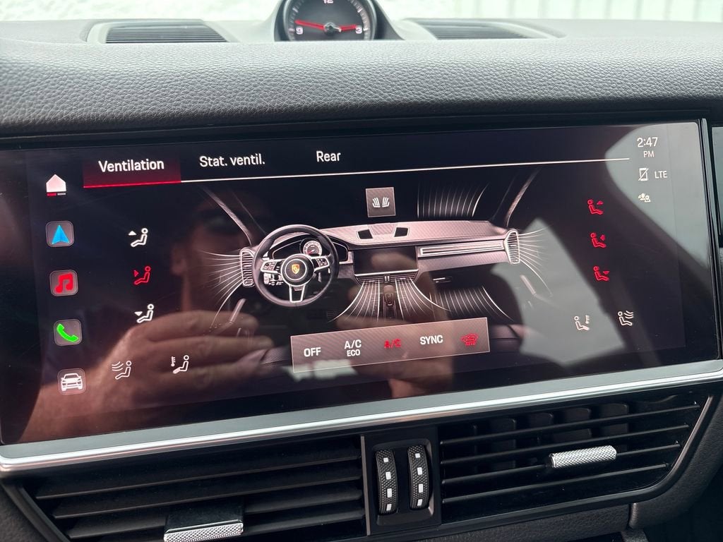 2023 Porsche Cayenne Platinum Edition