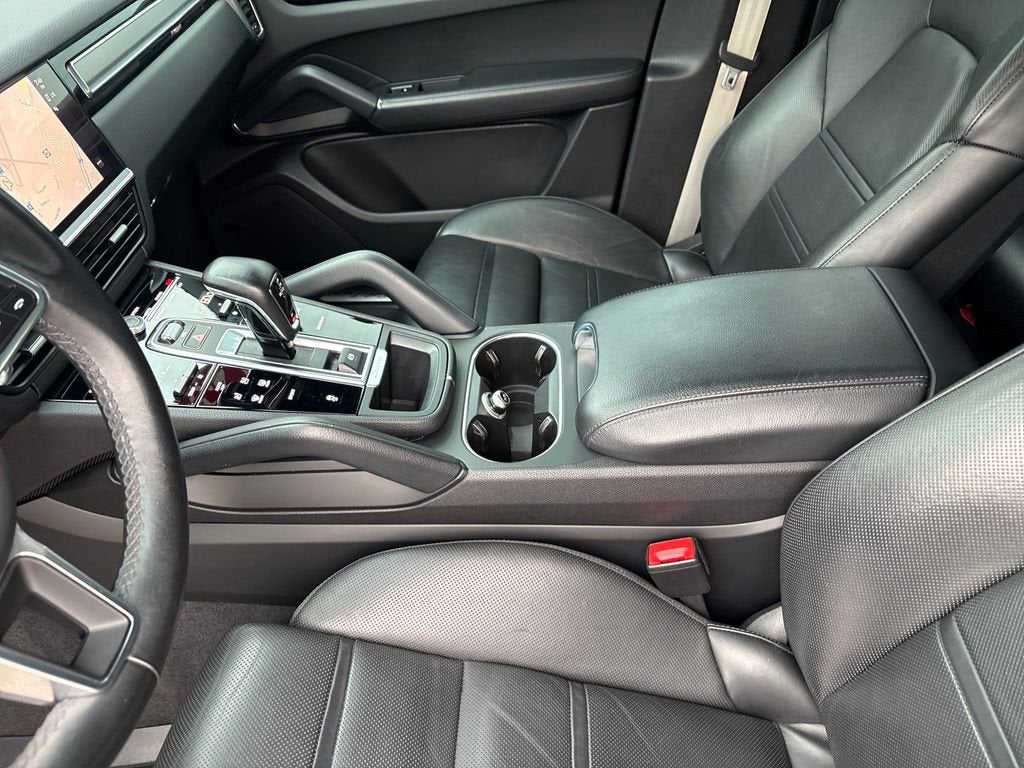 2023 Porsche Cayenne Platinum Edition