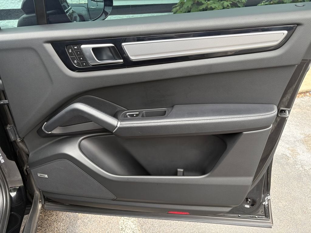 2023 Porsche Cayenne Platinum Edition