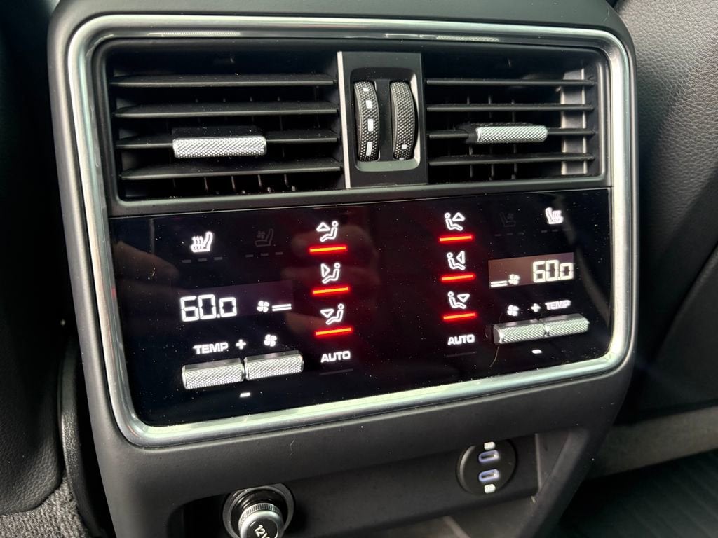 2023 Porsche Cayenne Platinum Edition