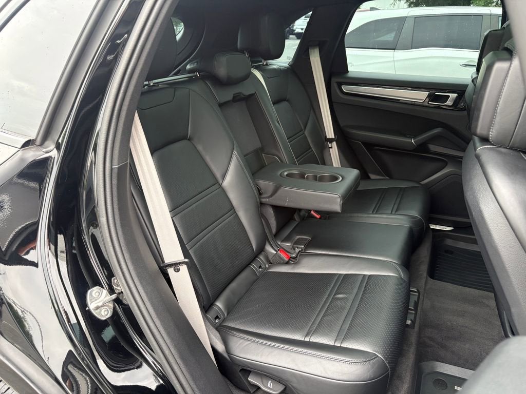 2023 Porsche Cayenne Platinum Edition